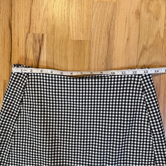 Urban Outfitters Black and White Gingham Mini Skirt with Side Pockets Size Small - Picture 8 of 9